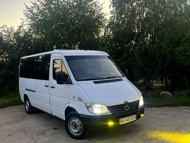 Белый Мерседес Sprinter, объемом двигателя 2.7 л и пробегом 712 тыс. км за 8200 $, фото 4 на Automoto.ua