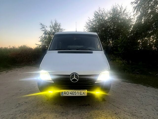 Белый Мерседес Sprinter, объемом двигателя 2.7 л и пробегом 712 тыс. км за 8200 $, фото 2 на Automoto.ua