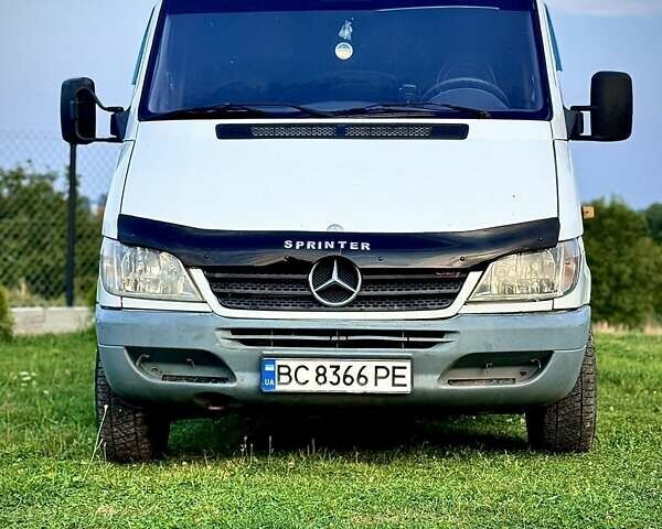 Белый Мерседес Sprinter, объемом двигателя 2.15 л и пробегом 113 тыс. км за 7600 $, фото 21 на Automoto.ua