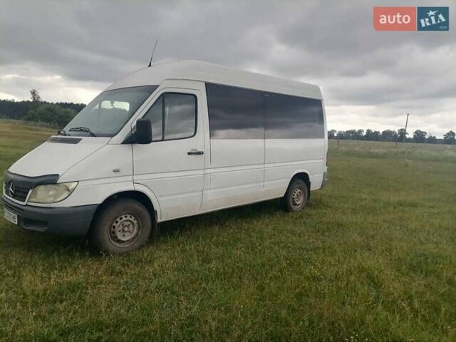 Белый Мерседес Sprinter, объемом двигателя 2.1 л и пробегом 670 тыс. км за 8200 $, фото 2 на Automoto.ua