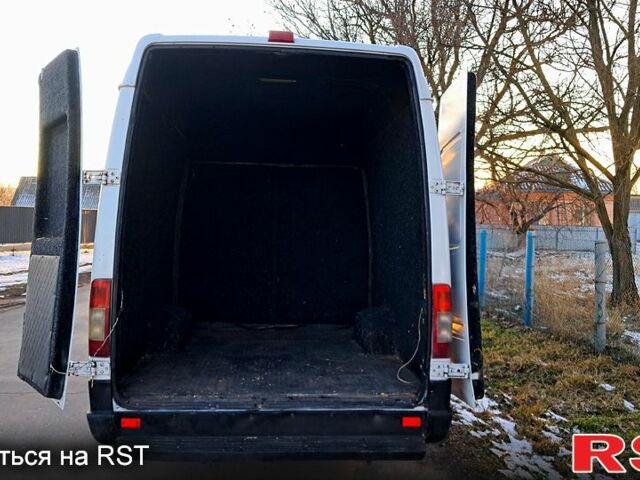 Белый Мерседес Sprinter, объемом двигателя 2.7 л и пробегом 700 тыс. км за 9000 $, фото 9 на Automoto.ua