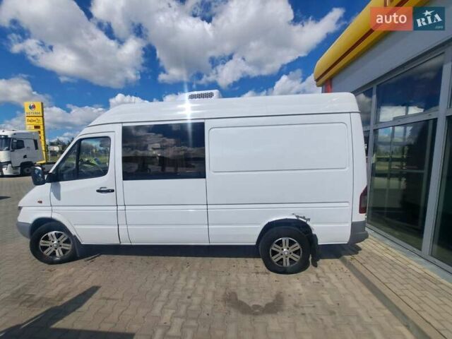 Белый Мерседес Sprinter, объемом двигателя 2.2 л и пробегом 870 тыс. км за 8500 $, фото 8 на Automoto.ua