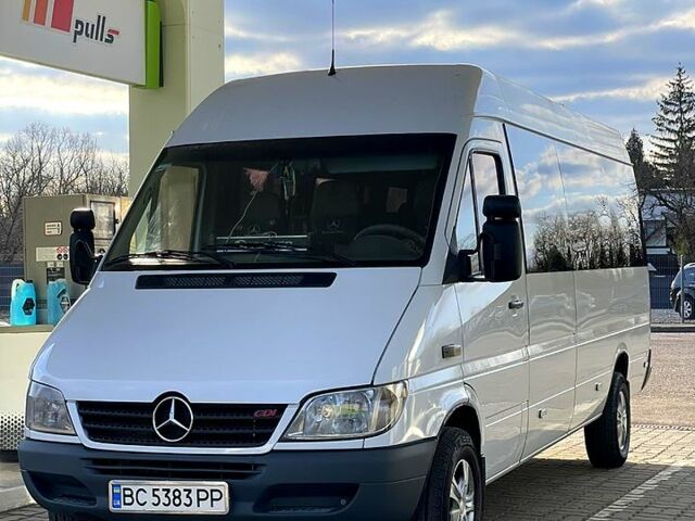 Белый Мерседес Sprinter, объемом двигателя 2.7 л и пробегом 175 тыс. км за 15000 $, фото 5 на Automoto.ua