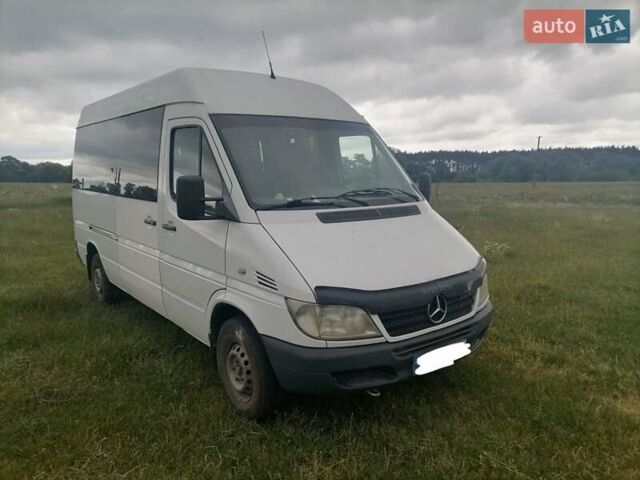 Белый Мерседес Sprinter, объемом двигателя 2.1 л и пробегом 670 тыс. км за 8200 $, фото 1 на Automoto.ua