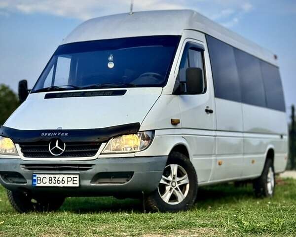 Белый Мерседес Sprinter, объемом двигателя 2.15 л и пробегом 113 тыс. км за 7600 $, фото 3 на Automoto.ua