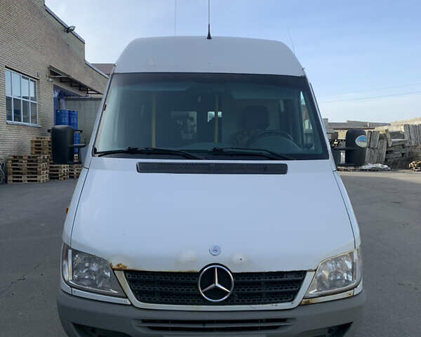 Белый Мерседес Sprinter, объемом двигателя 2.15 л и пробегом 493 тыс. км за 9200 $, фото 1 на Automoto.ua