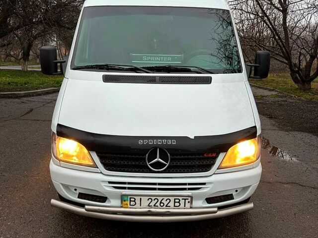 Белый Мерседес Sprinter, объемом двигателя 2.7 л и пробегом 645 тыс. км за 5800 $, фото 1 на Automoto.ua