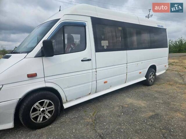 Белый Мерседес Sprinter, объемом двигателя 2.15 л и пробегом 650 тыс. км за 8000 $, фото 2 на Automoto.ua