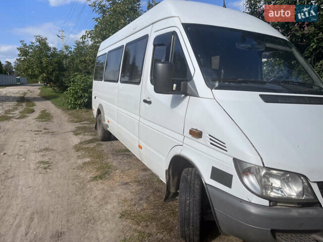 Белый Мерседес Sprinter, объемом двигателя 0 л и пробегом 890 тыс. км за 10900 $, фото 9 на Automoto.ua