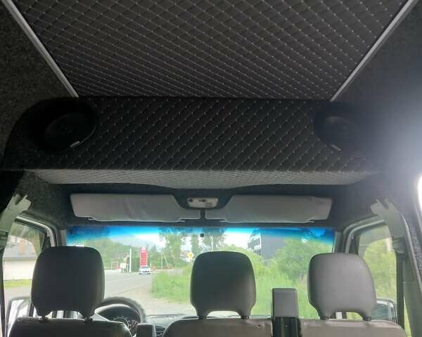 Белый Мерседес Sprinter, объемом двигателя 2.15 л и пробегом 700 тыс. км за 8300 $, фото 8 на Automoto.ua