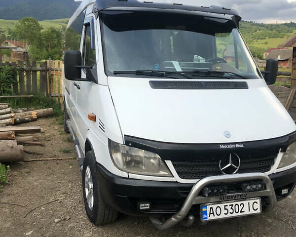 Белый Мерседес Sprinter, объемом двигателя 0 л и пробегом 550 тыс. км за 9500 $, фото 2 на Automoto.ua