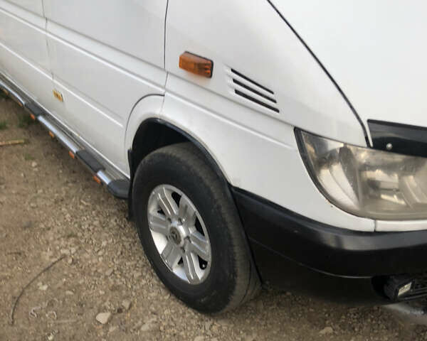Белый Мерседес Sprinter, объемом двигателя 0 л и пробегом 550 тыс. км за 9500 $, фото 1 на Automoto.ua