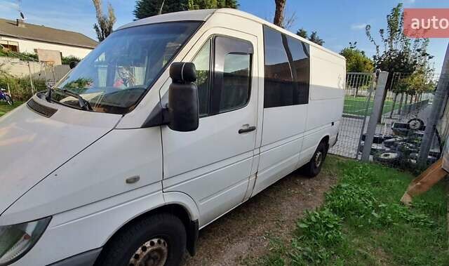 Белый Мерседес Sprinter, объемом двигателя 2.69 л и пробегом 370 тыс. км за 9999 $, фото 1 на Automoto.ua