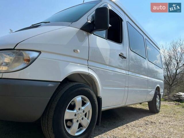 Белый Мерседес Sprinter, объемом двигателя 2.2 л и пробегом 620 тыс. км за 7500 $, фото 4 на Automoto.ua