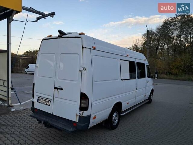 Белый Мерседес Sprinter, объемом двигателя 2.69 л и пробегом 550 тыс. км за 6700 $, фото 5 на Automoto.ua