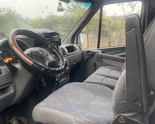 Білий Мерседес Sprinter, об'ємом двигуна 2.2 л та пробігом 750 тис. км за 7500 $, фото 4 на Automoto.ua