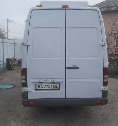 Белый Мерседес Sprinter, объемом двигателя 2.7 л и пробегом 707 тыс. км за 15500 $, фото 3 на Automoto.ua