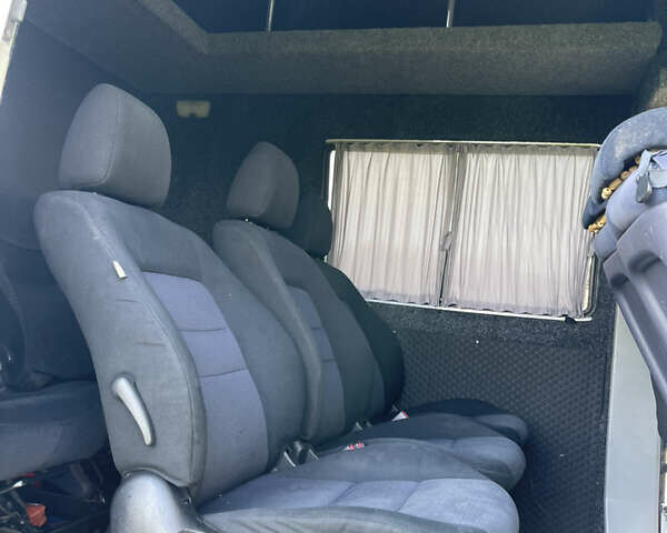 Белый Мерседес Sprinter, объемом двигателя 2.2 л и пробегом 586 тыс. км за 8500 $, фото 8 на Automoto.ua