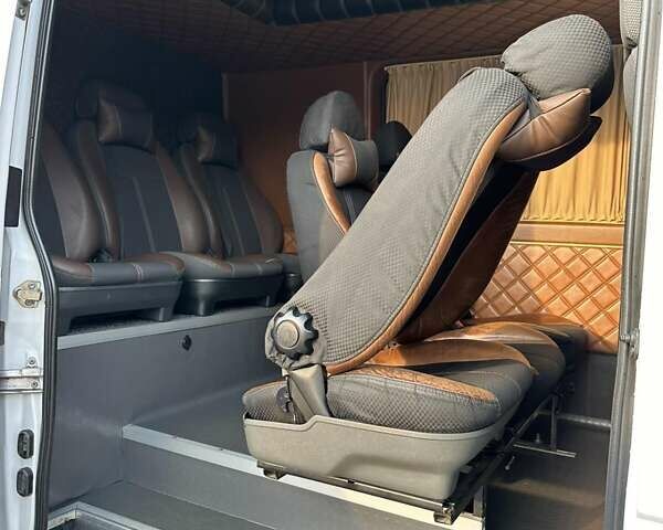 Белый Мерседес Sprinter, объемом двигателя 2.7 л и пробегом 850 тыс. км за 11500 $, фото 7 на Automoto.ua