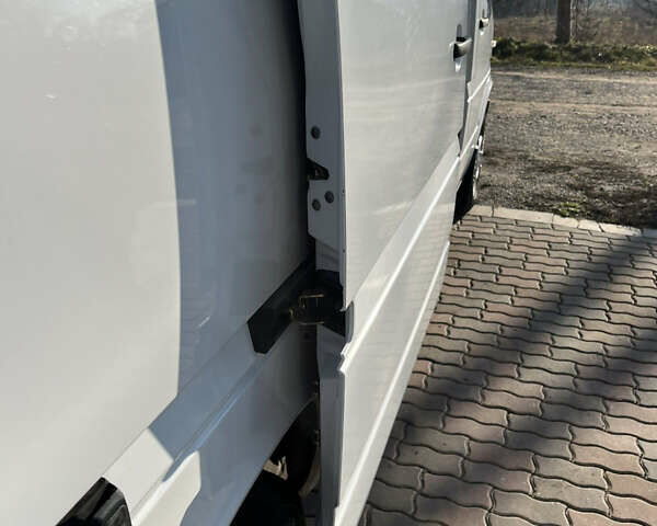 Белый Мерседес Sprinter, объемом двигателя 0 л и пробегом 205 тыс. км за 14800 $, фото 37 на Automoto.ua