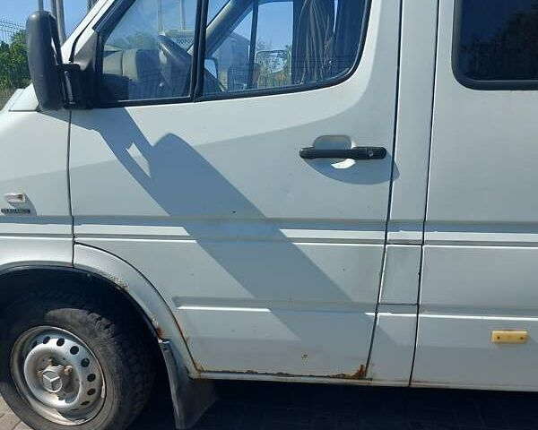 Белый Мерседес Sprinter, объемом двигателя 2.2 л и пробегом 10 тыс. км за 7400 $, фото 3 на Automoto.ua