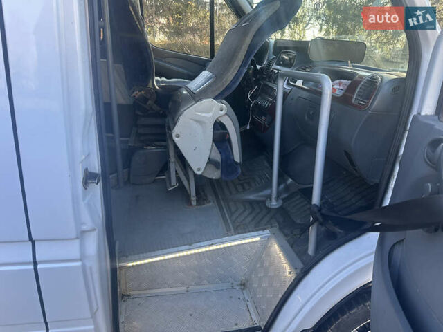 Белый Мерседес Sprinter, объемом двигателя 0 л и пробегом 500 тыс. км за 17500 $, фото 6 на Automoto.ua