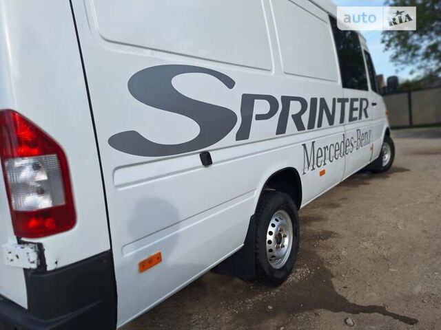 Белый Мерседес Sprinter, объемом двигателя 2.15 л и пробегом 265 тыс. км за 8000 $, фото 18 на Automoto.ua