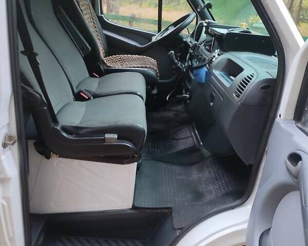 Білий Мерседес Sprinter, об'ємом двигуна 2.69 л та пробігом 880 тис. км за 8800 $, фото 2 на Automoto.ua