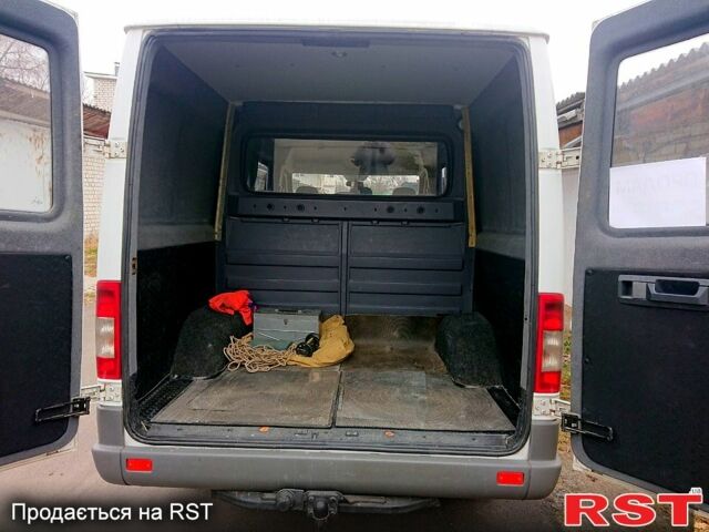Белый Мерседес Sprinter, объемом двигателя 2.2 л и пробегом 419 тыс. км за 10000 $, фото 4 на Automoto.ua