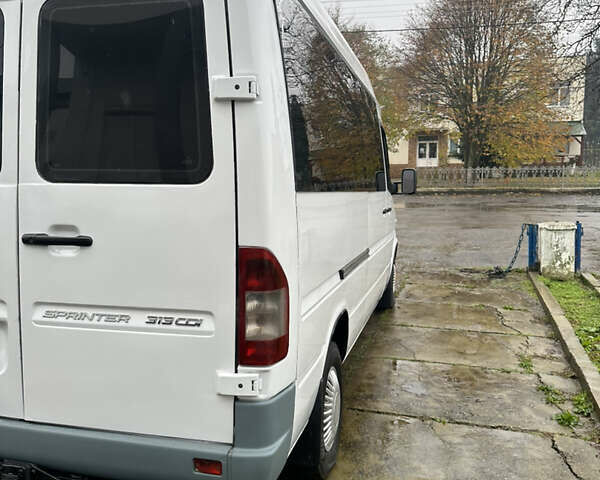 Белый Мерседес Sprinter, объемом двигателя 2.1 л и пробегом 950 тыс. км за 8100 $, фото 9 на Automoto.ua