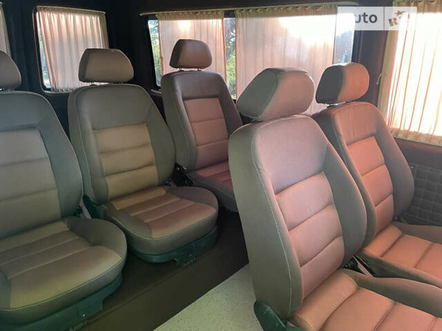 Белый Мерседес Sprinter, объемом двигателя 2.2 л и пробегом 400 тыс. км за 10555 $, фото 13 на Automoto.ua