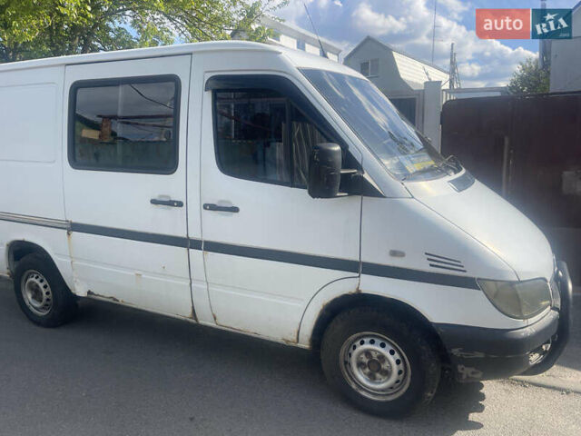 Мерседес Sprinter 2005 в Киеве на Automoto.ua Белый Мерседес Sprinter, объемом двигателя 2.15 л и пробегом 454 тыс. км за 6000 $, фото 3 на Automoto.ua