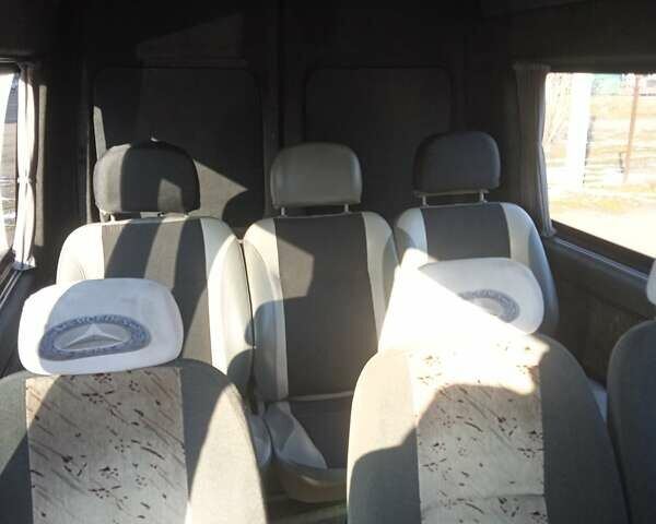 Белый Мерседес Sprinter, объемом двигателя 2.2 л и пробегом 260 тыс. км за 9000 $, фото 1 на Automoto.ua
