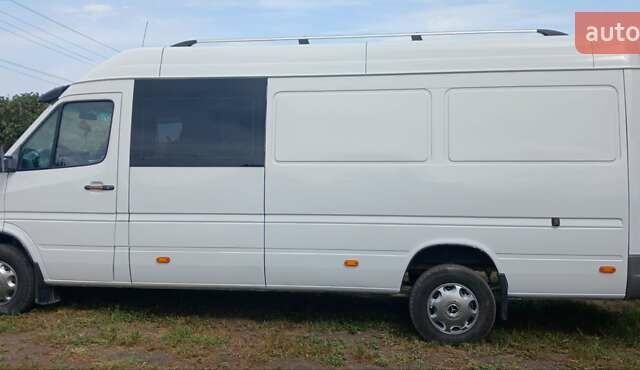 Белый Мерседес Sprinter, объемом двигателя 2.69 л и пробегом 500 тыс. км за 9799 $, фото 5 на Automoto.ua