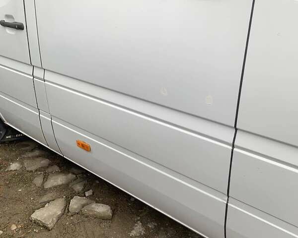 Белый Мерседес Sprinter, объемом двигателя 2.2 л и пробегом 497 тыс. км за 10500 $, фото 15 на Automoto.ua