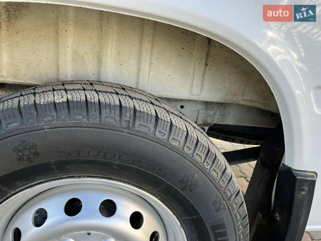 Белый Мерседес Sprinter, объемом двигателя 0 л и пробегом 205 тыс. км за 14800 $, фото 49 на Automoto.ua