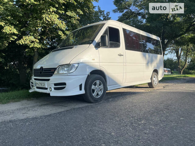 Белый Мерседес Sprinter, объемом двигателя 2.2 л и пробегом 400 тыс. км за 10555 $, фото 8 на Automoto.ua