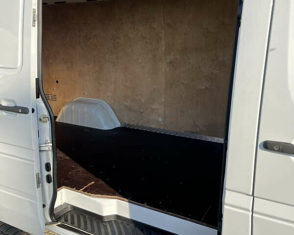 Белый Мерседес Sprinter, объемом двигателя 0 л и пробегом 205 тыс. км за 14800 $, фото 33 на Automoto.ua