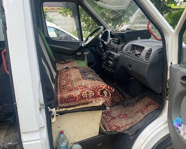 Белый Мерседес Sprinter, объемом двигателя 0 л и пробегом 410 тыс. км за 7300 $, фото 6 на Automoto.ua