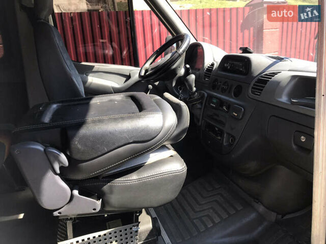 Белый Мерседес Sprinter, объемом двигателя 0 л и пробегом 300 тыс. км за 10500 $, фото 1 на Automoto.ua