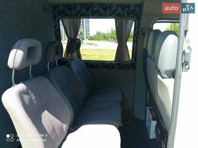 Белый Мерседес Sprinter, объемом двигателя 2.1 л и пробегом 311 тыс. км за 7900 $, фото 7 на Automoto.ua