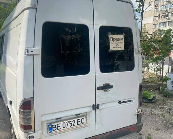 Белый Мерседес Sprinter, объемом двигателя 0 л и пробегом 410 тыс. км за 7300 $, фото 8 на Automoto.ua