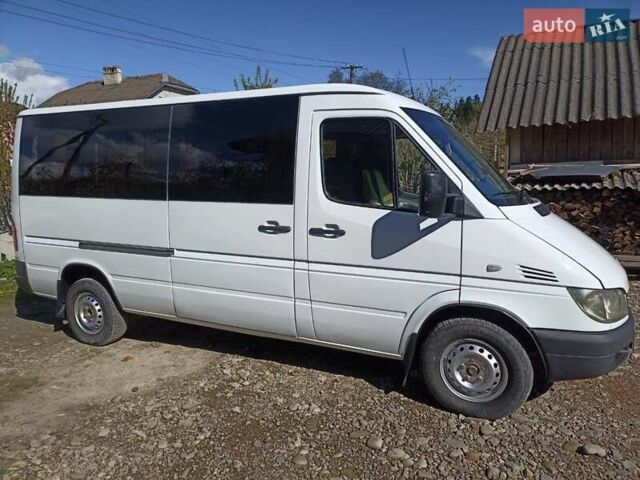 Белый Мерседес Sprinter, объемом двигателя 2.1 л и пробегом 500 тыс. км за 11900 $, фото 4 на Automoto.ua