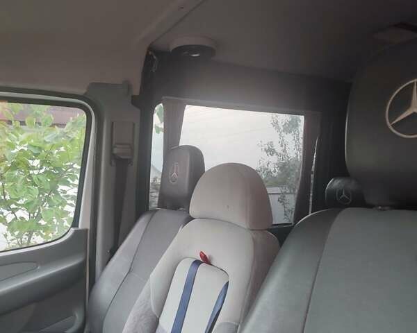 Мерседес Sprinter 2005 в Костополе на Automoto.ua Белый Мерседес Sprinter, объемом двигателя 2.7 л и пробегом 365 тыс. км за 12500 $, фото 3 на Automoto.ua