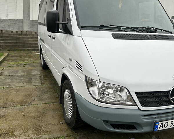 Белый Мерседес Sprinter, объемом двигателя 2.1 л и пробегом 950 тыс. км за 8100 $, фото 10 на Automoto.ua