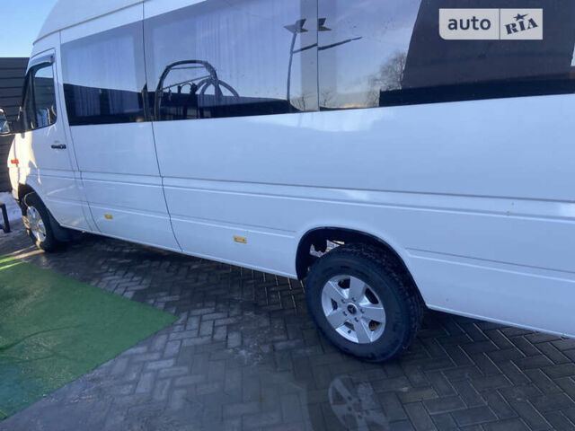 Белый Мерседес Sprinter, объемом двигателя 2.69 л и пробегом 600 тыс. км за 9400 $, фото 9 на Automoto.ua