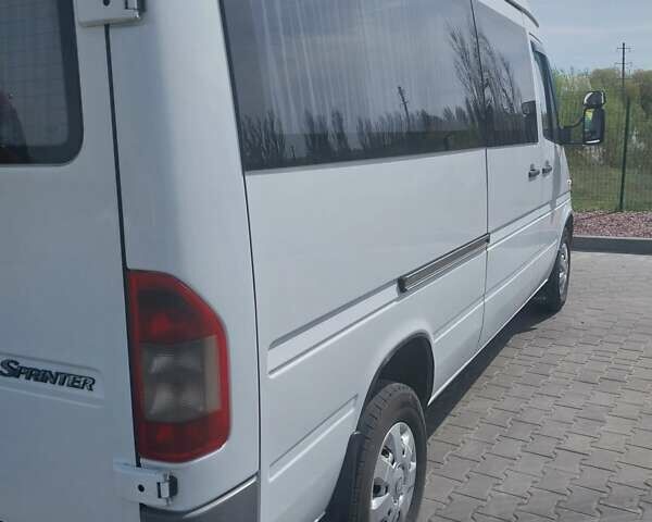 Білий Мерседес Sprinter, об'ємом двигуна 2.15 л та пробігом 380 тис. км за 11600 $, фото 2 на Automoto.ua