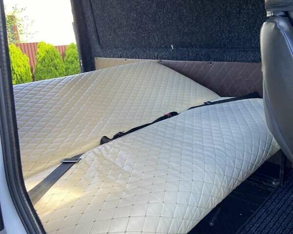 Белый Мерседес Sprinter, объемом двигателя 2.15 л и пробегом 50 тыс. км за 9500 $, фото 21 на Automoto.ua