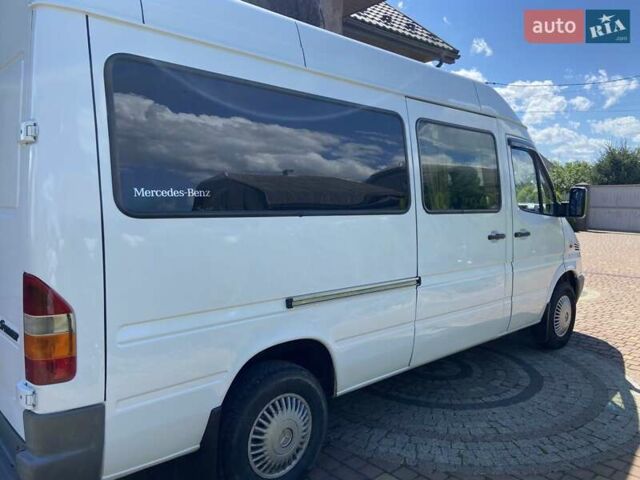 Белый Мерседес Sprinter, объемом двигателя 2.15 л и пробегом 50 тыс. км за 9500 $, фото 8 на Automoto.ua