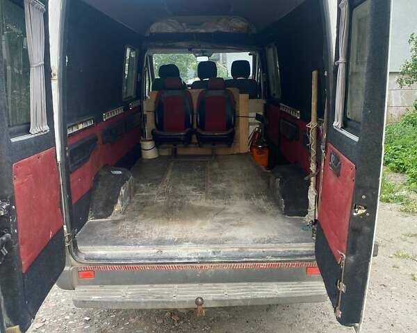 Белый Мерседес Sprinter, объемом двигателя 0 л и пробегом 410 тыс. км за 7300 $, фото 10 на Automoto.ua